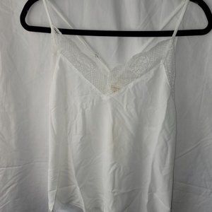 La Miel White with lace around the neckline Cami